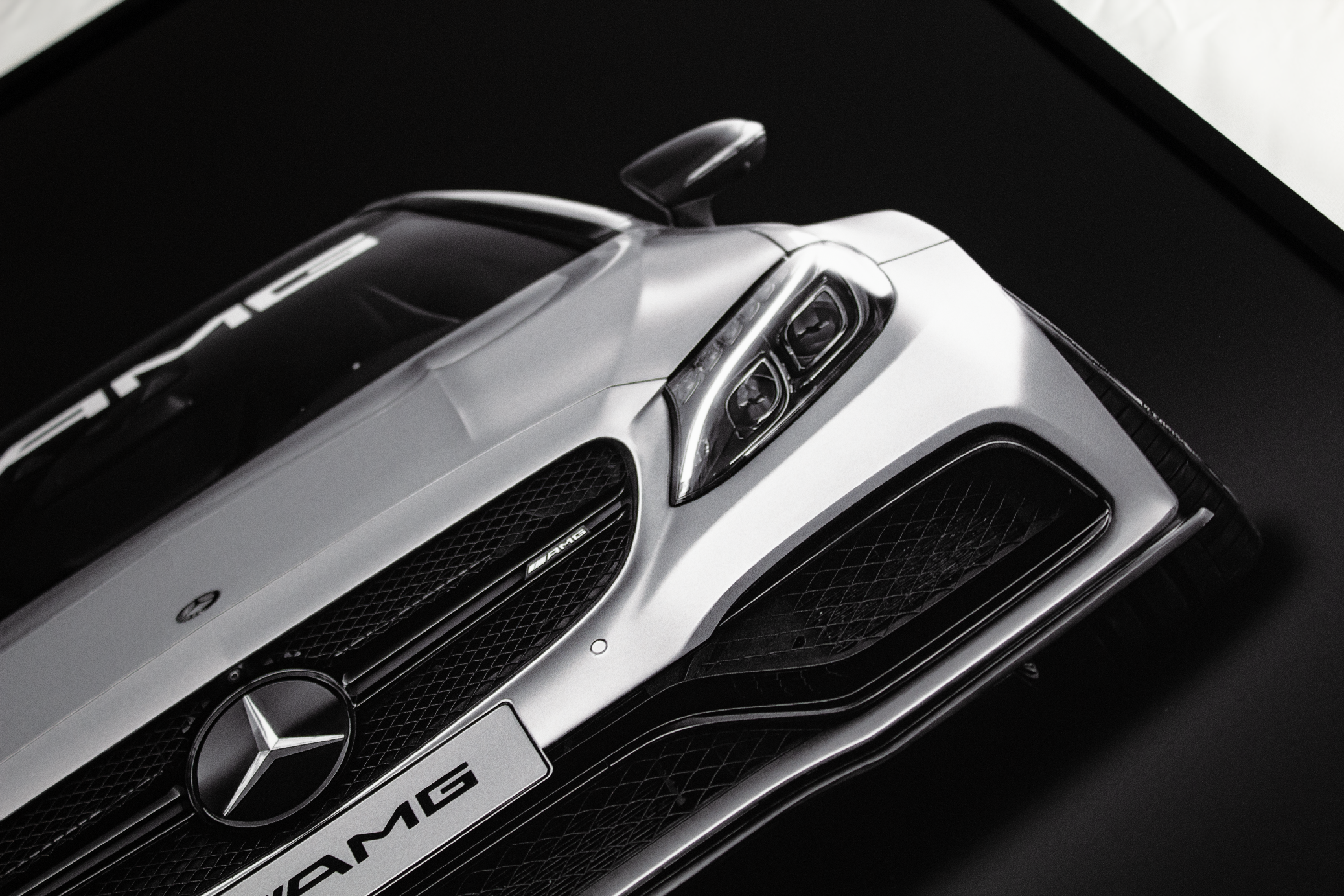 Image poster Mercedes C63S de près