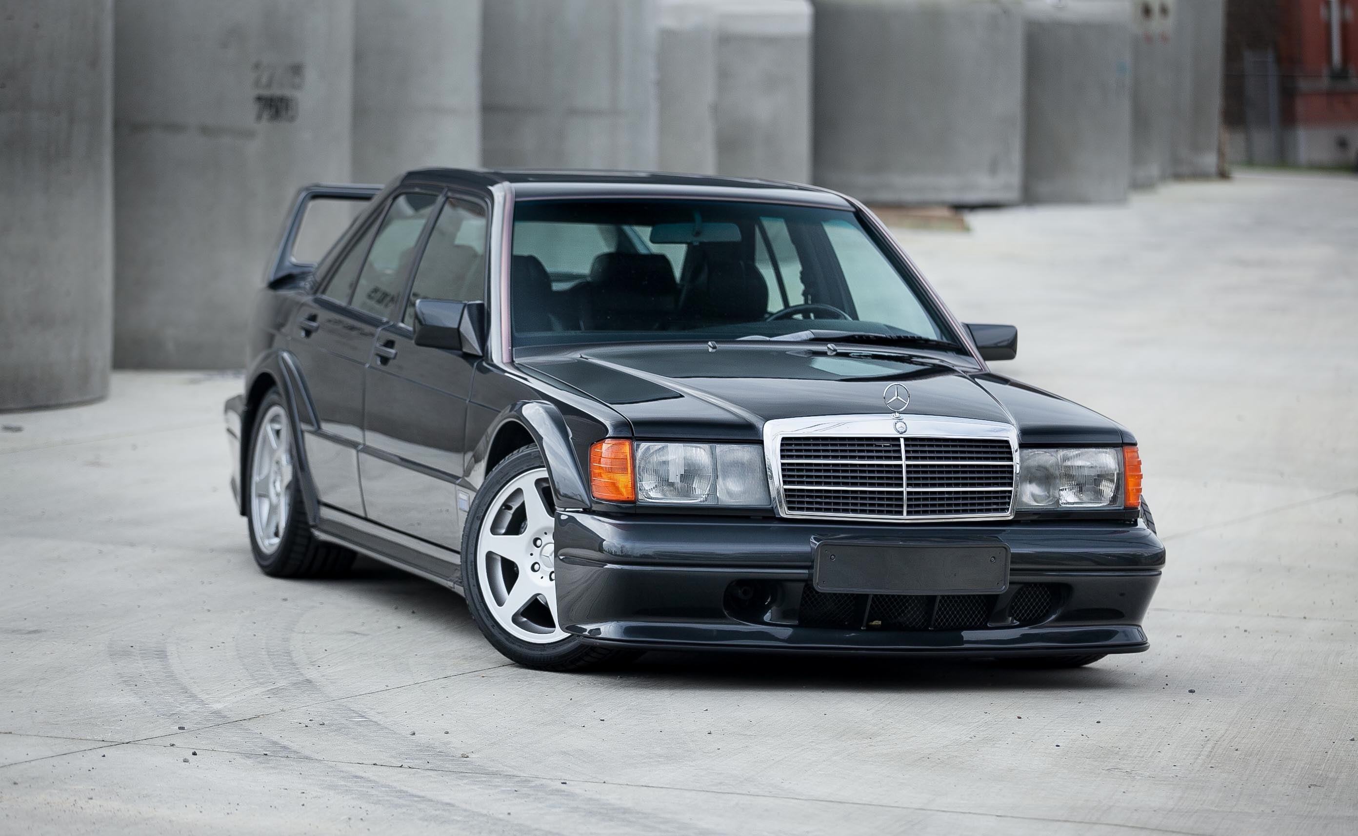 The Mercedes-Benz 190E Evolution II (W201) : A Legend Born on the Streets and the Track